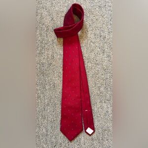 Elegant Red Patterned Tie